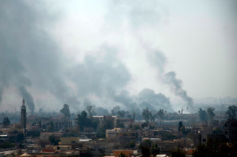 Iračke snage opkolile ISIS u Mosulu: Ubijeno 30 militanata i spašeno 1000 obitelji