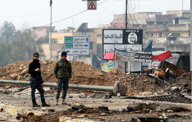 Mosul napustilo više od 300 tisuća ljudi