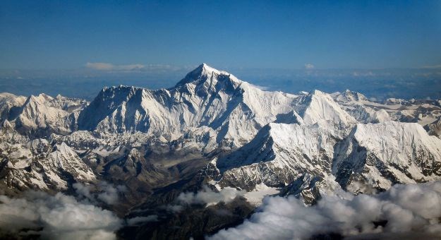Potres izazvao lavinu: Na Mount Everestu poginulo najmanje deset ljudi