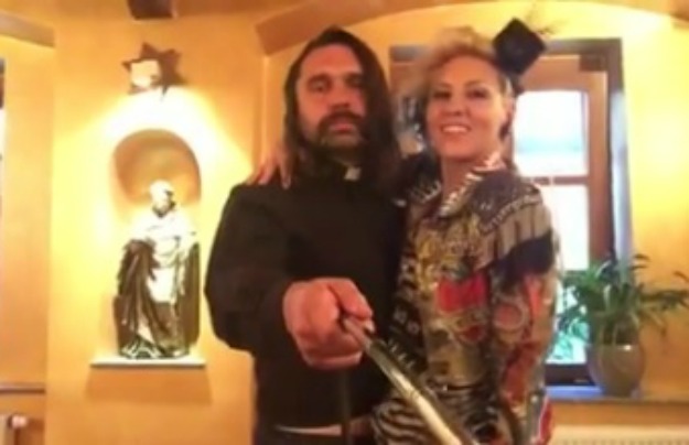 Mrle je nabavio selfie-štap pa se malo zaigrao