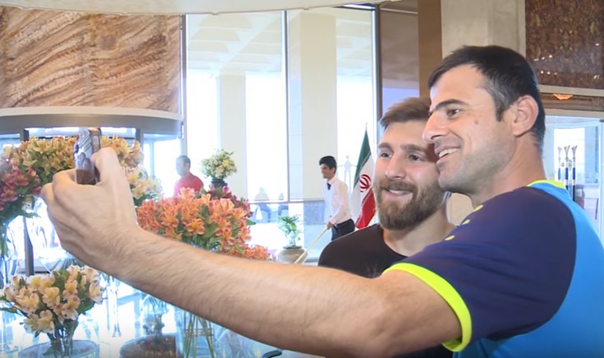 Messijev dvojnik došao na pripreme iranske reprezentacije: Pogledajte kako su reagirali igrači