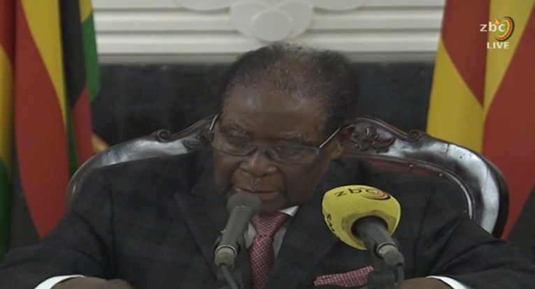 Mugabe u izvanrednom obraćanju šokirao naciju: "Ostajem predsjednik"