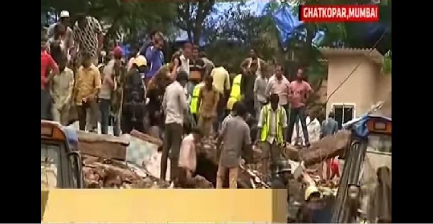 VIDEO Najmanje 12 mrtvih u rušenju zgrade u Mumbaiju, deseci zarobljeni u ruševinama