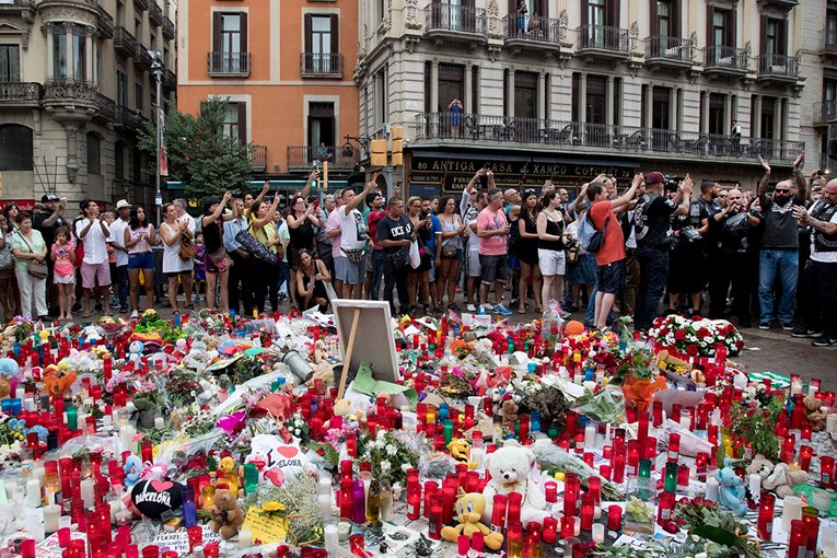 Muslimani protiv terorizma u Barceloni: "Musliman sam, nisam terorist!"