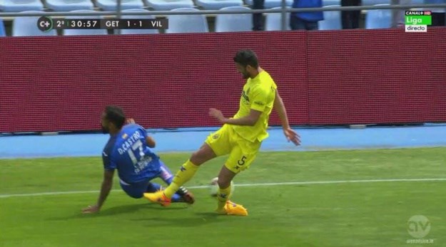 Uznemirujući video: Težak lom noge igrača Villarreala