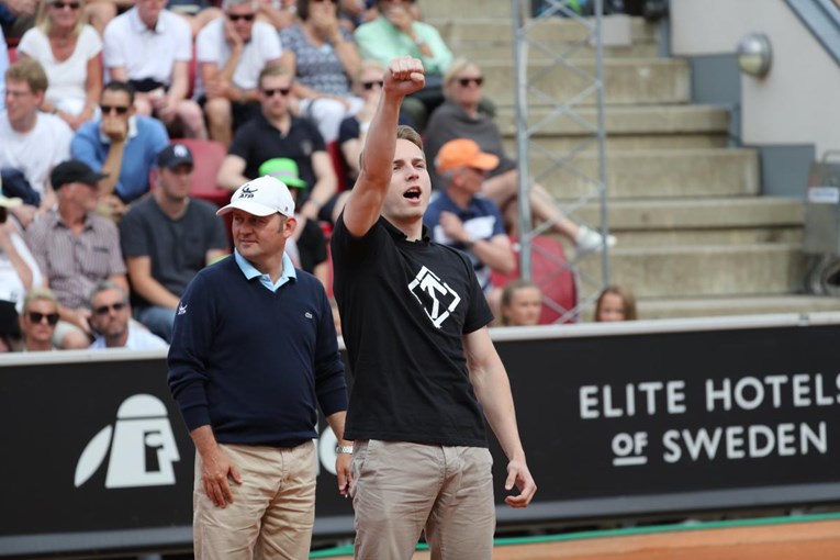 Nacist prekinuo polufinale ATP turnira: Upao na teren i urlao "Sieg Heil"