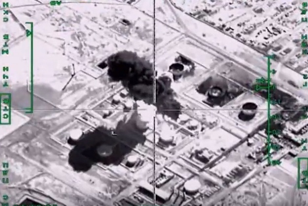 Video: Rusi razaraju rafineriju i cisterne Islamske države u Siriji