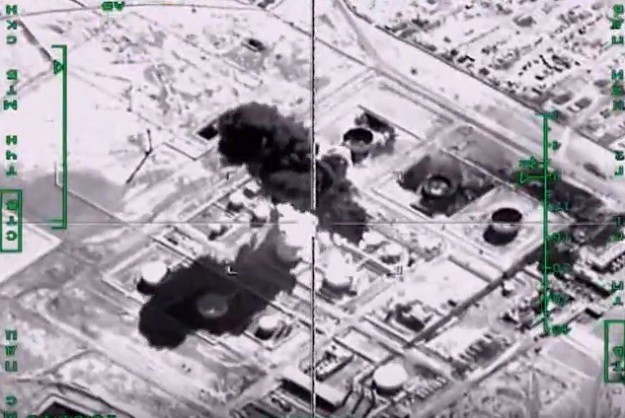 Video: Rusi razaraju rafineriju i cisterne Islamske države u Siriji
