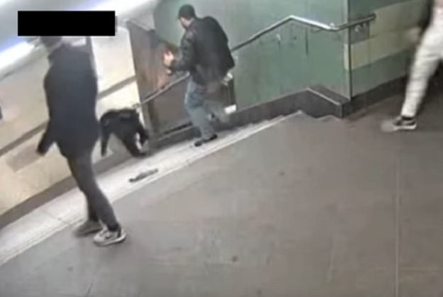 VIDEO Bugar koji je gurnuo ženu niz stepenice dobio gotovo tri godine zatvora