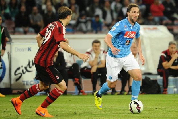 Napoli dugo lomio Milan pa u razmaku od šest minuta zabio tri gola