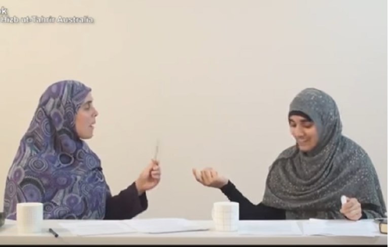 VIDEO Dvije muslimanke objasnile kako muškarac treba mlatiti ženu: "To je blagoslov"