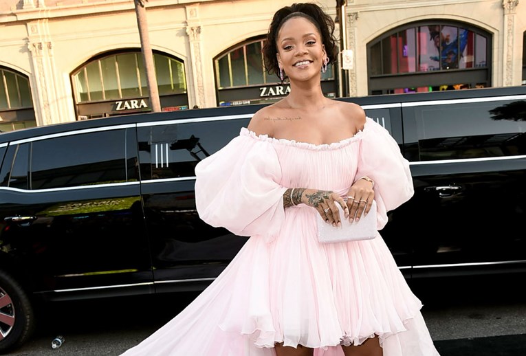 Evo zašto Rihanna u posljednje vrijeme nosi široku odjeću