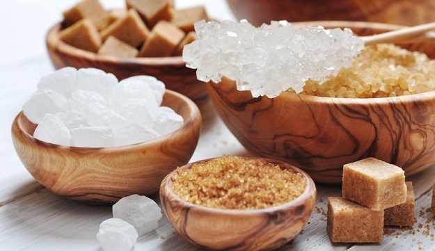 Otkrivamo je li smeđi šećer zaista kvalitetniji od bijeloga