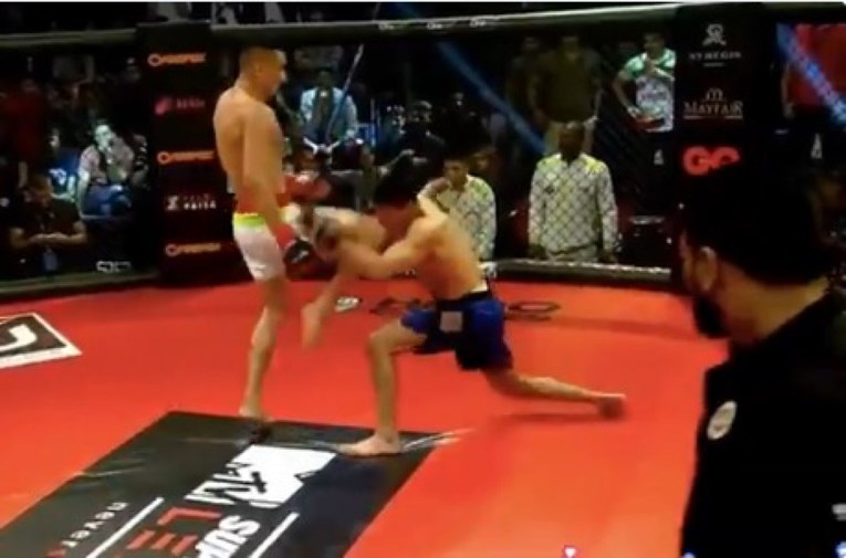 BRUTALNO Pogledajte kako je afganistanski nokauter uništio protivnika