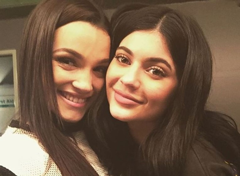FOTO Sestre Kardashian-Jenner imaju prezgodnu rođakinju koja je dosad bila u sjeni