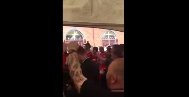 Navijači Uniteda pjesmom protiv terora