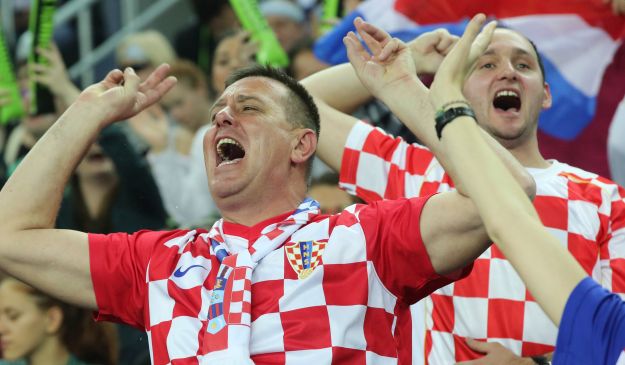 Pogledajte kako je Arena gorjela na meču parova