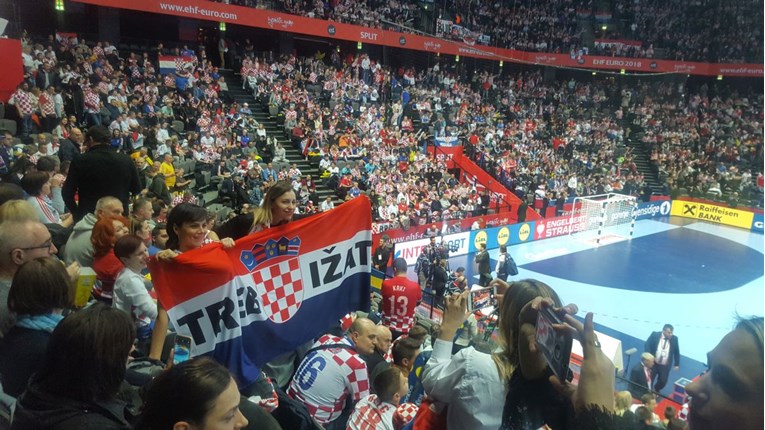 VELIKA POBJEDA U SPLITU Pogledajte atmosferu protiv Srbije
