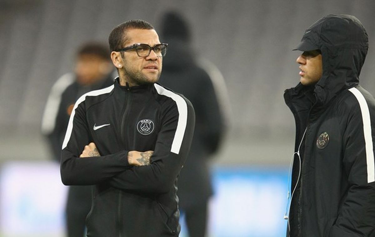 Alves: PSG nema energiju koja povezuje ljude, a Neymar je dijete koje raste