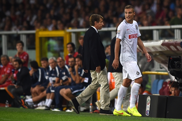Nemanja Vidić završio karijeru