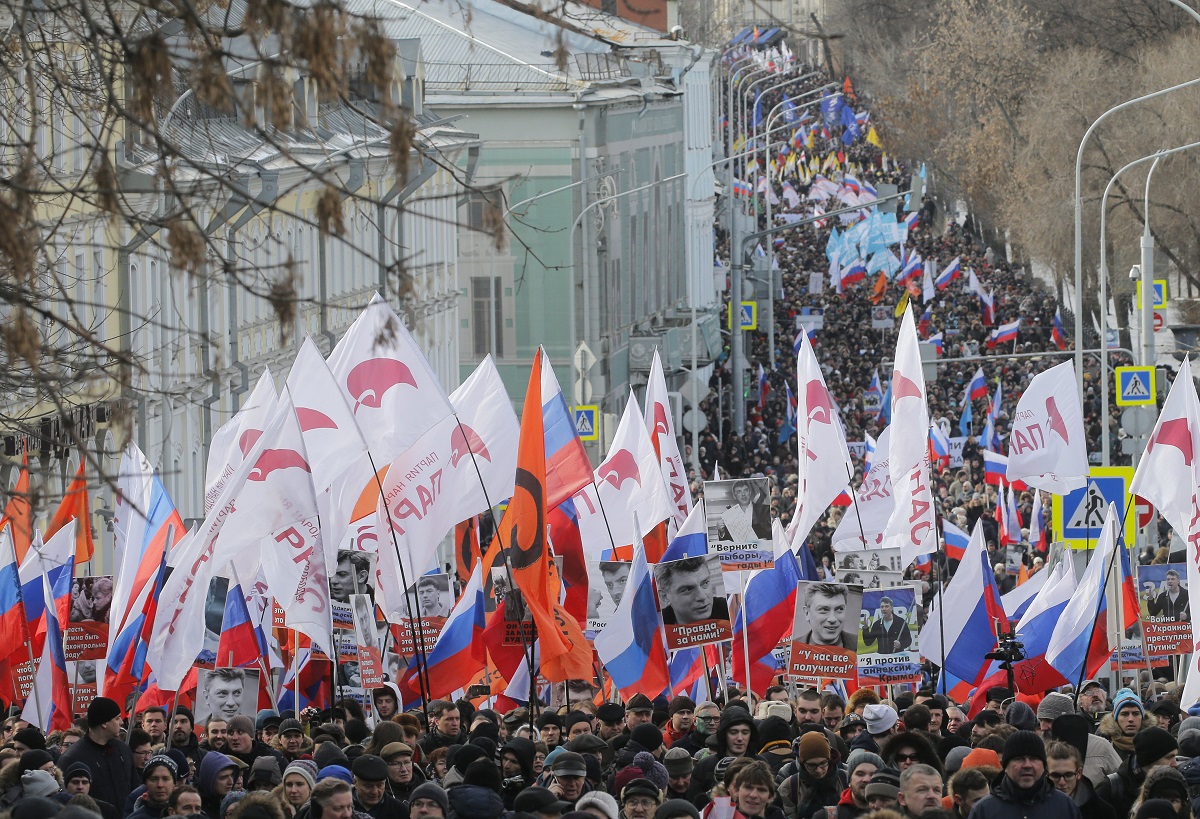 Tisuće Rusa marširaju u znak sjećanja na ubijenog Putinovog kritičara
