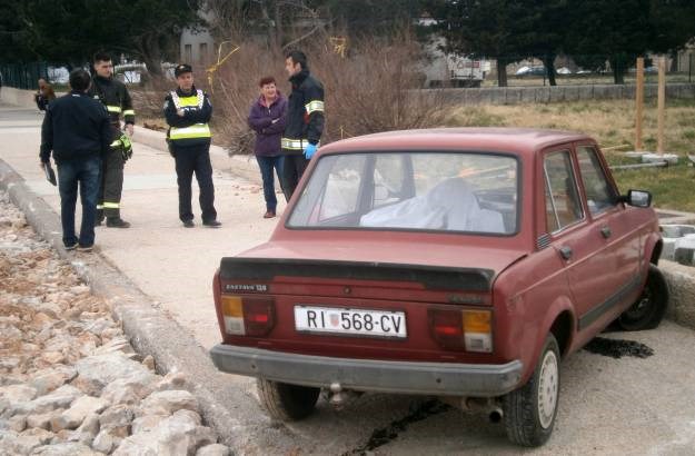 Srčani bolesnik poginuo nakon što mu je pozlilo za volanom yuga u Novom Vinodolskom