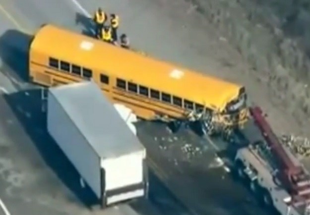 Tragedija u Francuskoj: Sudarili se školski autobus i kamion, poginulo šestero djece