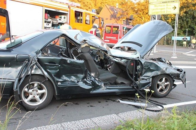 FOTO Njemačka: Izazvao sudar i ubio 21-mjesečnog dječaka pa bježao u ovakvom Mercedesu