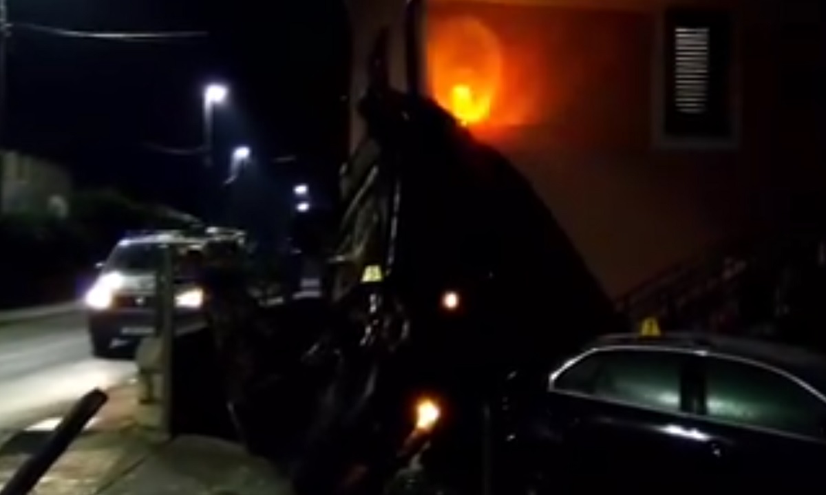 VIDEO Teška prometna nesreća kod Rijeke, automobil završio na zidu kuće