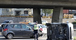 FOTO Nesreća na Selskoj u Zagrebu, auto završio na boku