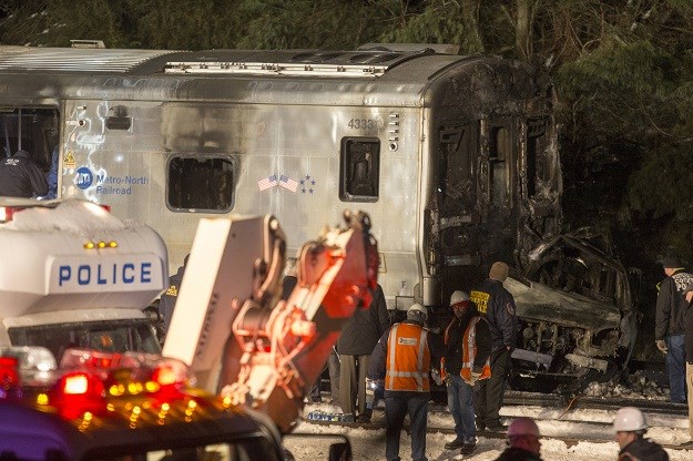 Nesreća kod New Yorka: U sudaru automobila i vlaka poginulo je sedam osoba