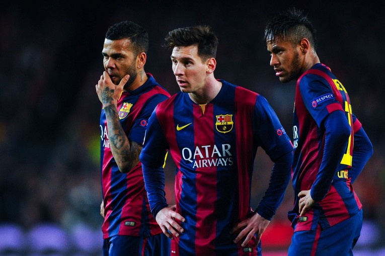 Dani Alves brani Neymara: "Morao je otići iz Barcelone zbog Messija"