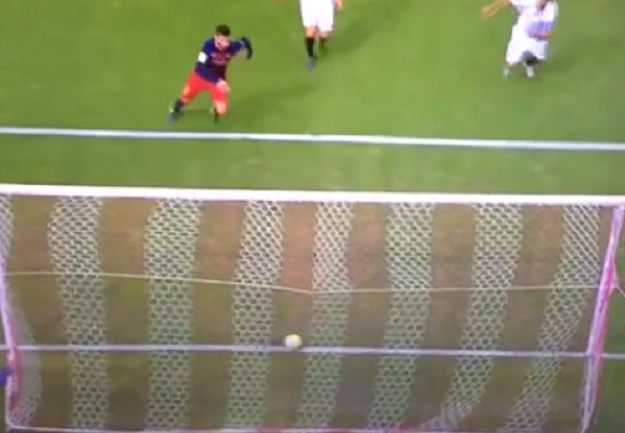 Kad lopta neće gol: Pogledajte što se Barceloni dogodilo na utakmici protiv Seville