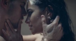 "Ovo je prevruće za mene": Poznati pjevač se seksao pod tušem u svom novom spotu