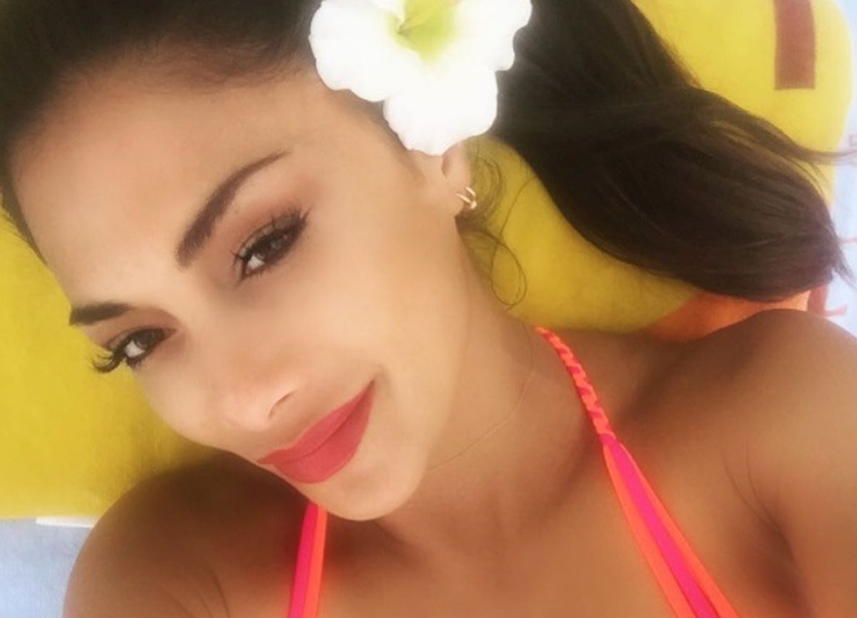 FOTO Nicole Scherzinger napravila špagu u bikiniju i pokazala koliko je rastezljiva