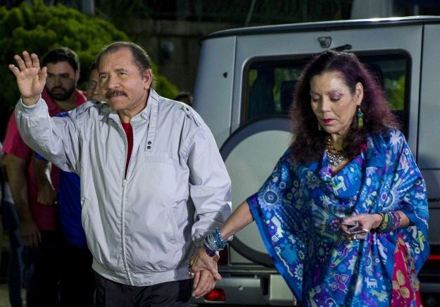 Nikaragvanski predsjednik nadmoćno osvojio četvrti mandat, žena mu potpredsjednica