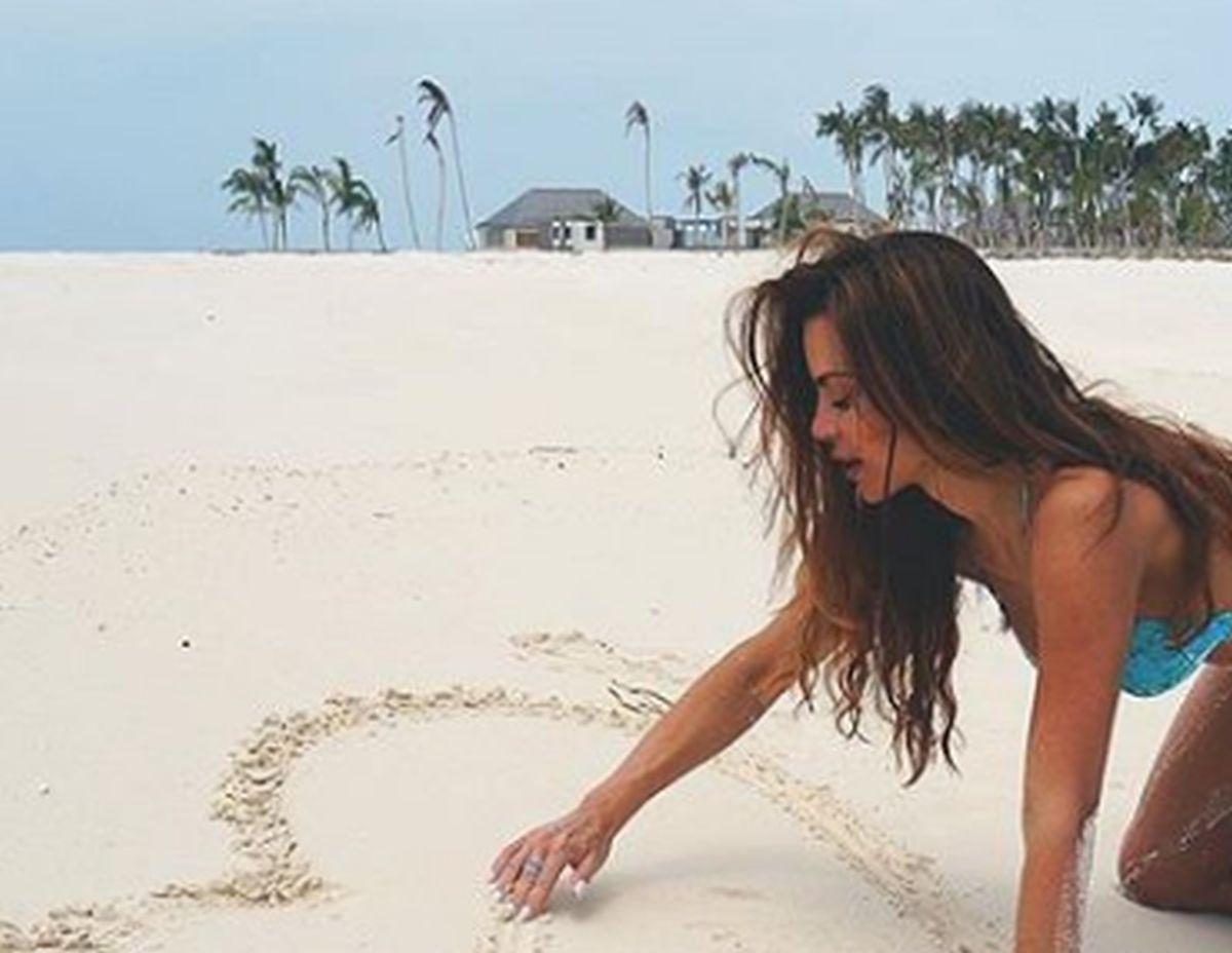 Nikolina Ristović se prisjetila ljeta i izbacila guzu u seksi bikiniju