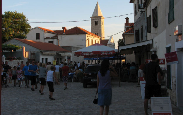 Mladić u Ninu kraj Zadra pretukao njemačkog turista