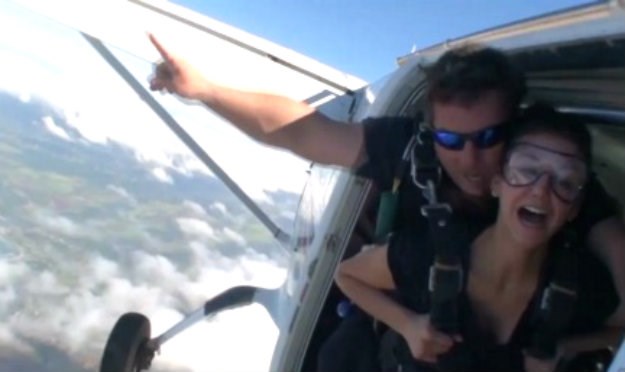 Izgleda kao slatkica, no prava je avanturistica: Nina objavila video skoka iz aviona