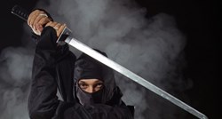 Maskirani muškarci plašili mačetom prolaznike u Slavonskom Brodu