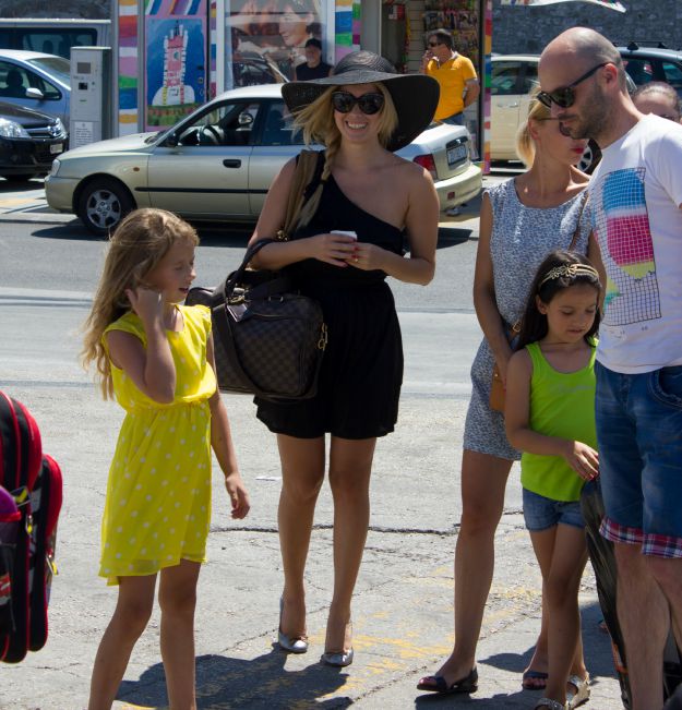 Nives Celzijus krenula na ljetovanje i svima je super njeno ukrcavanje na katamaran