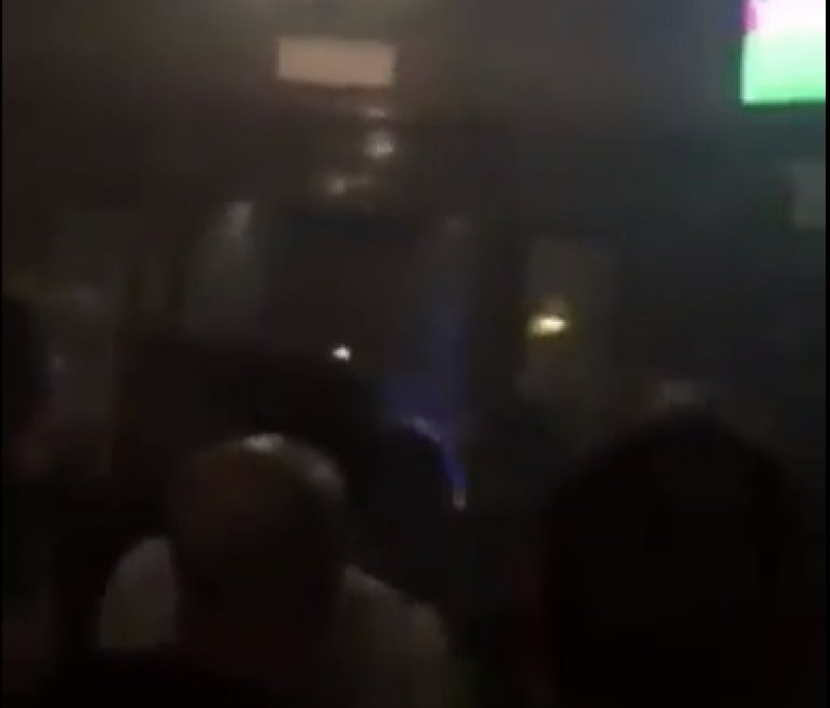TUČNJAVA U RIMU Romini huligani noževima i palicama napali navijače Chelseaja