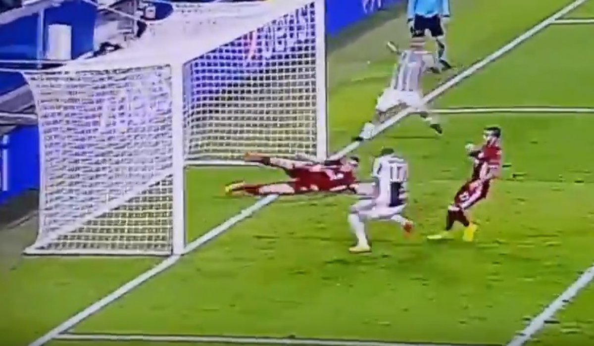 OVAKO JE ZABIJAO SAMO INZAGHI Pogledajte kako se Mandžukić snašao za prvi gol u ovoj sezoni Lige prvaka