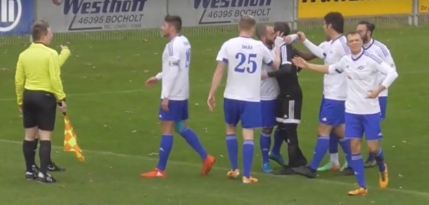 Fair-play godine: Priznao sucu da nije bio penal i dobio pusu od protivnika