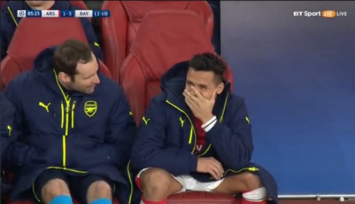 Arsenal gubi 1:5, a najveća zvijezda kluba umire od smijeha