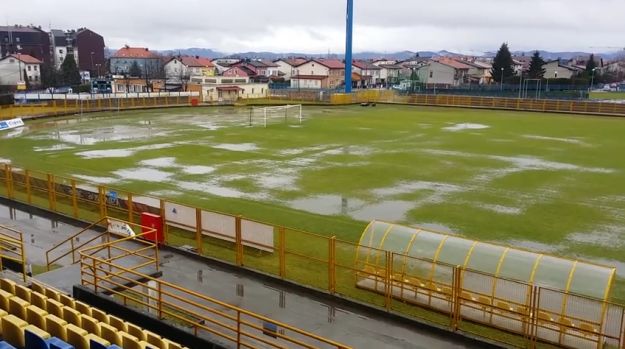Hajdukovci šutnjom prosvjedovali zbog opasnih uvjeta u HNL-u