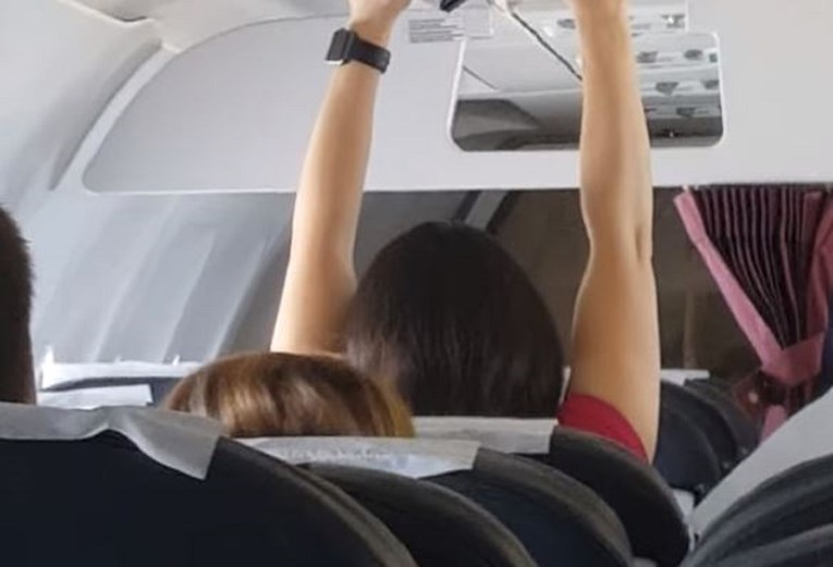 Najgora putnica u avionu: "Odvratno, 20 minuta sam morao gledati to, a stjuardesa se smijala"