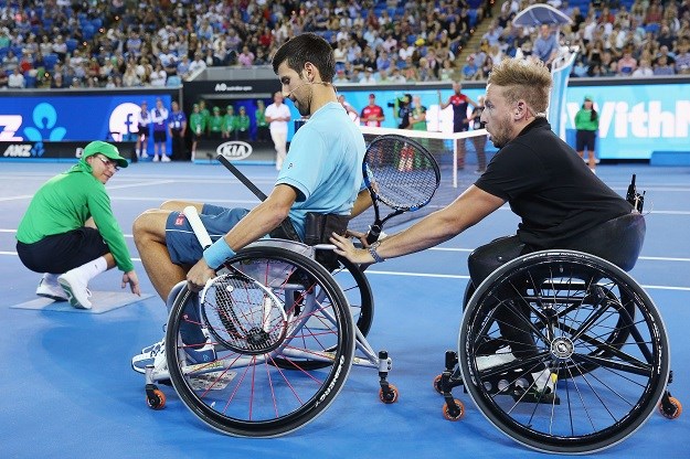 Nevjerojatni Đoković sjeo u kolica i zaigrao tenis s australskim paraolimpijcem te zadivio svijet