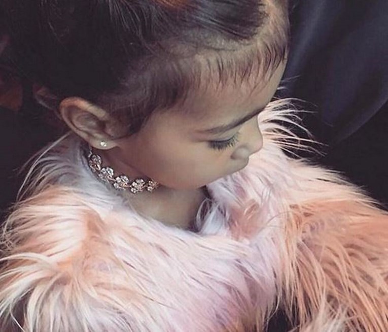 Kim Kardashian otvorila vrata luksuznog ormara svoje 4-godišnje kćerkice