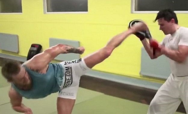 Impresivno: Conor McGregor vježba nožne tehnike